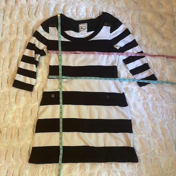 Black and white striped dress - Picture 4 of 9